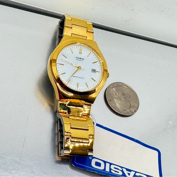 Casio Stainless Steel Watch
37mm Case in Diameter
New Battery Inside. - Picture 5 of 9